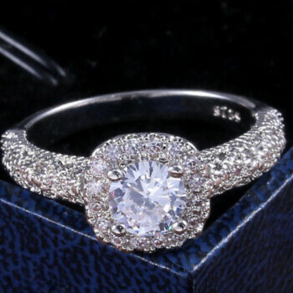 Jewelry - NEW 925 Sterling Silver Sparkling ✨ Ring